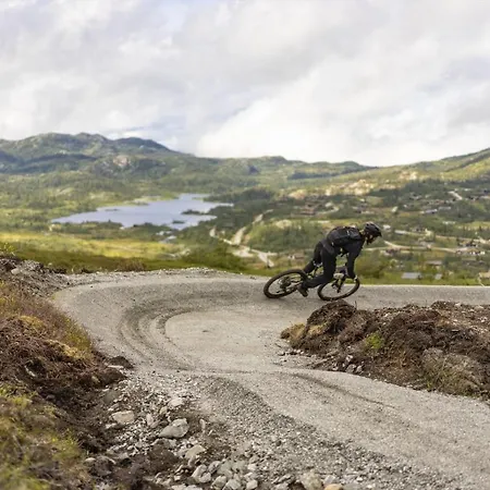 Dom wakacyjny Nydelig Og Usjenert Hytte Naer Fla, Fjell Og Vann. Flå