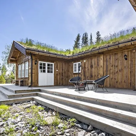 Nydelig Og Usjenert Hytte Naer Fla, Fjell Og Vann.