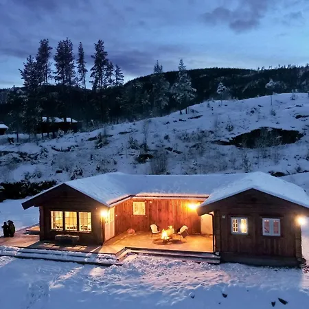 Nydelig Og Usjenert Hytte Naer Fla, Fjell Og Vann. * Flå